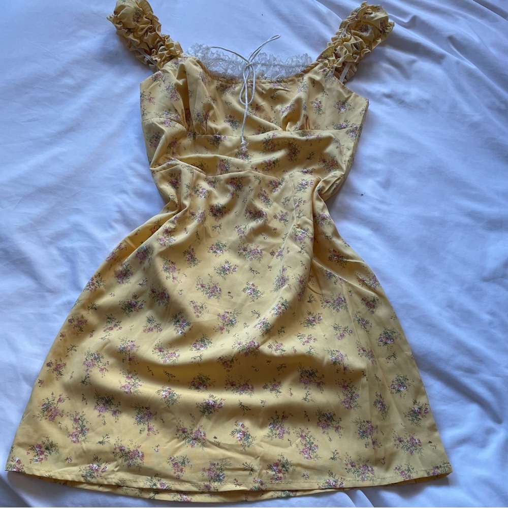 Floral Lace Mini‎ Dress